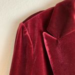 Amanda & Chelsea Amanda &. Chelsea Velvet Blazer - Red Photo 8