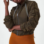 Spanx Organza Windbreaker In dkpalm vry blk Green Size Medium NWT Photo 0