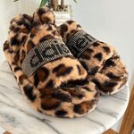 Daisy Fuentes Leopard Print Fuzzy Slides Photo 0