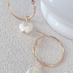 Gold hoops + pearl Photo 0