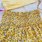Boutique NEW Floral Shorts Photo 4