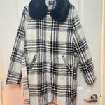 Plaid Winter Coat w/ Faux Fur Collar Black Size L Photo 2
