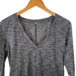Lululemon  Long Sleeve V Neck Top Thumb Hole Heathered Gray AthleticSize 6‎ Photo 1