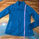 Fabletics Kimmy Jacket Baltic Teal Full Zip size small thimb holes breathable Photo 9