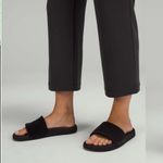 Lululemon Sz 14 Softstreme High Rise Straight Leg Pull On Cropped Black Pants Photo 4