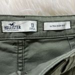 Hollister green khaki capri/cropped pants Photo 1