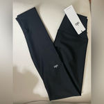 Alo Yoga  NWT High Waisted Airlift Leggings in Black Size S Photo 7