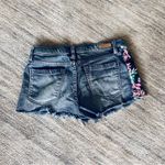 BLANK NYC Floral Jean Shorts Size 29 Photo 3