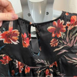 Molly Bracken  Black floral blouse‎ size XS Photo 2