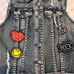 ChiOle Distressed Cropped Denim Vest S patches crop 90s rocker rock concert Blue Photo 3