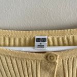 Uniqlo  button down sweater Photo 2