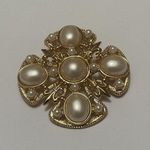 Beautiful Vintage Signed P.E.P. Brooch Pin Gold Tone / Faux Pearl Photo 2