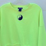 Hot Topic NWT Womens medium pullover neon yellow yin yang cropped sweatshirt Photo 5