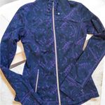 Lululemon  Forme Jacket I| Baroque
Textured Deep Zinfandel Purple Size 4 Photo 2