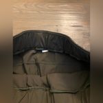 Lululemon  on the fly women pants size 4 green color Photo 2