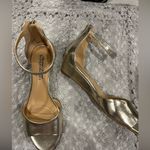 Badgley Mischka Jeweled Sandals Women’s Gold Size 7.5 Strappy Wedge Heel Photo 2