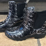 Seven7  Women's Black and White Patterned Rain Boots Photo 0