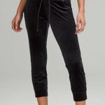 Lululemon Ready To Crush High-Rise Jogger Crop in Black Photo 0