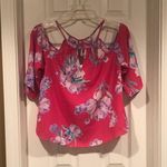 Everly  NWT floral off the shoulder blouse size small Photo 2