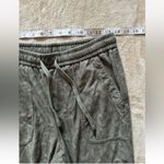 Athleta  Women's Printed Farallon Stratum Camo Jogger Pants Size 6‎ Photo 6
