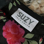 Suzy Shier  Black Rose Sheer Ruffle Blouse Women’s Small Flutter Sleeve Romantic Photo 8