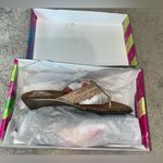 Love and Liberty Made in USA NEW Gold Low Heel Flip Flop Bling Sandals Size 10 Photo 3