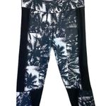 Fabletics  Black Penzi Palm Hawaiian Capri Cropped Athletic Leggings Mid Rise M Photo 0
