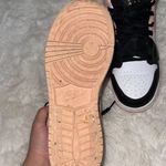 Nike Air Jordan 1 Mid Photo 3