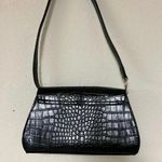 Liz Claiborne Vintage Black Vinyl Purse w front snap closure Photo 2