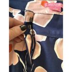 Isaac Mizrahi  Women’s Size 4 Scalloped Hemmed Shorts Photo 4