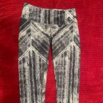 Lululemon  22” Leggings in Pristine condition! Size 4 Photo 0