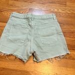 Universal Threads Universal Thread Women’s 10 30 Green Frayed Vintage Midi Jean Shorts Pockets Photo 4