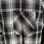 Fantastic Fawn  Black & White Plaid Flannel Button Up Shirt Women’s Medium Photo 3