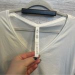 Lululemon  Love V Neck Tee Short Sleeve Size 12 Photo 3