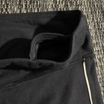 Alo Yoga 7/8 guard legging on the line Photo 4