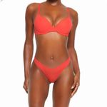 SKIMS Fits Everybody t-Shirt Bra Photo 1