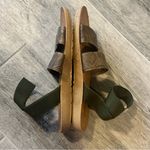 Muk Luks About It Ankle Strap Sandals Women’s sz 9 Taupe Floral Embossed Beach Green Photo 3