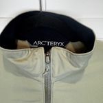 Arcteryx Women's Softshell Jacket Light Khaki Full Zip Outdoorsy Casual Size S Tan Photo 3