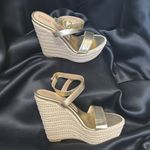 Stuart Weitzman $550 Alex Platform 5.5" Wedge WOVEN RAFFIA GOLD LEATHER Size 7 Photo 1