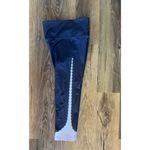 Athleta  Scalloped Lasercut Tight Capri Legging Sz:Medium‎ Plum/Dusk Pink EUC Photo 4