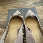 Ann Taylor Light-grey Pointed-toe pump Photo 5