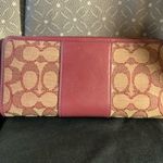 Coach Essential Slim Accordion Zip Wallet Signature Canvas G2122 C5731B Photo 1