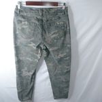 No Boundaries NoBo 11 30x23 Cammo Mid Rise Raw Hem Capri Pants Photo 2