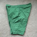 Talbots Women’s Green Shorts - Size 12 Petite - VGUC - Dragonfly Embroidered Photo 4