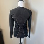 Title Nine  Womens Long Sleeve Athletic Ruched Top Black Stretchy Size Medium Photo 5