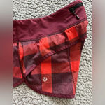 Lululemon Women’s Red Plaid Run Speed Short EUC size 4 Rare Photo 3