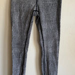 Lululemon  Black White Print Legging Womens 6 Athletic Yoga Running Workout Photo 0