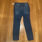Old Navy NWT  high-rise rockstar super skinny distressed jeans size 8. Photo 6