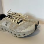 On Cloud Cloud Runners Women's 10 Gray Photo 2