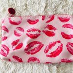 Ipsy 🌺 3/20 SALE Lipstick Kisses Makeup Bag Photo 1